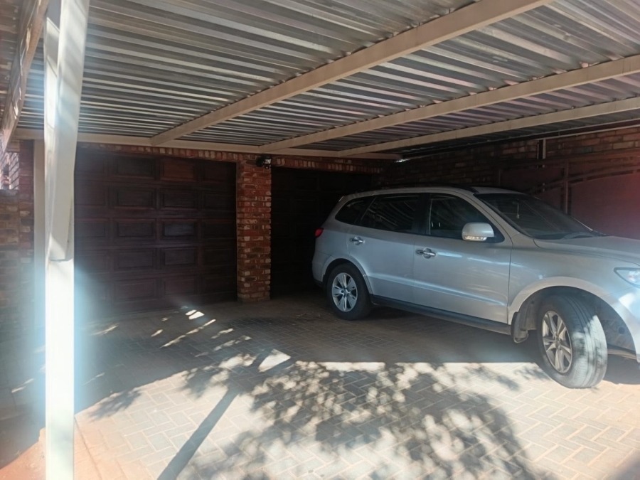 3 Bedroom Property for Sale in Rhodesdene Northern Cape